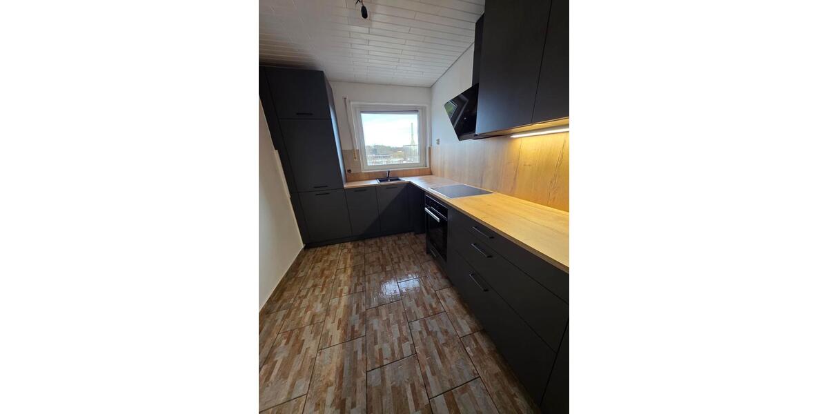 3ZKB, 73qm, neue Einbauküche, Balkon, WG geeignet 3 zimmer