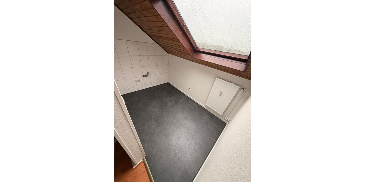 Dachgeschoßwohnung Aachen Aachen-Mitte - 2 Zimmer, 45 m&sup2;, 350&euro; | Angebot:26221214