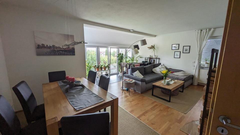 Sonnige 3,5 Zimmer Wohnung mit Garten zimmer
