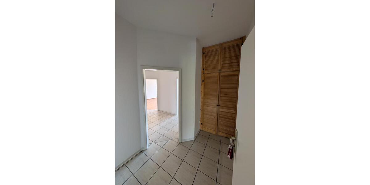 Etagenwohnung Meuselwitz - 3 Zimmer, 81 m&sup2;, 486&euro; | Angebot:26413440