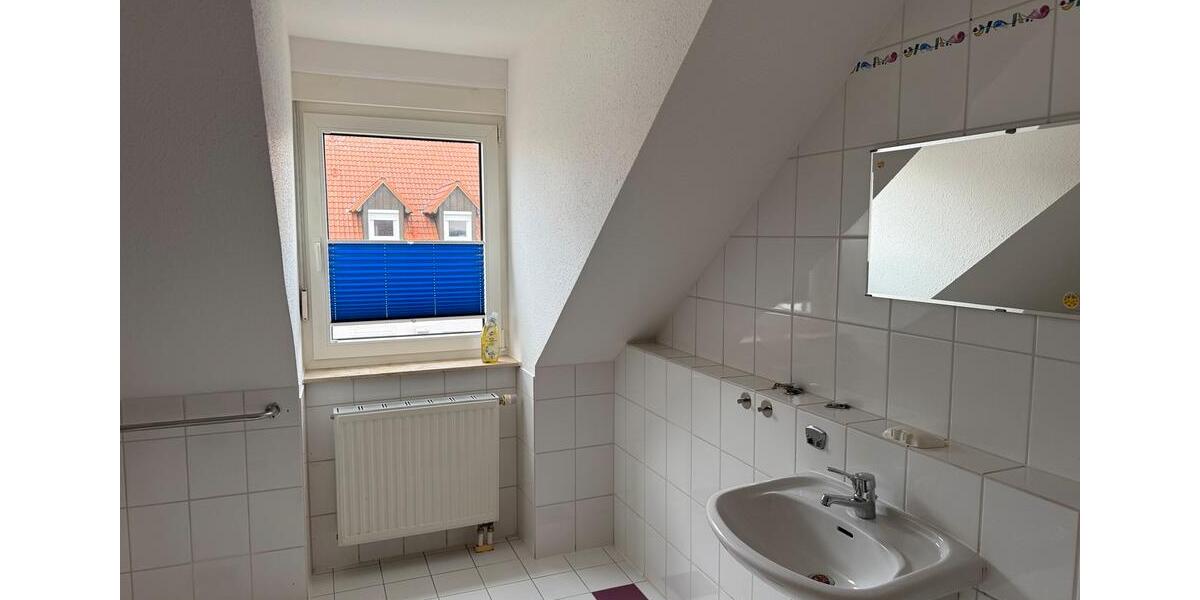 Dachgeschoßwohnung Feuchtwangen - 3 Zimmer, 82 m&sup2;, 700&euro; | Angebot:26047291