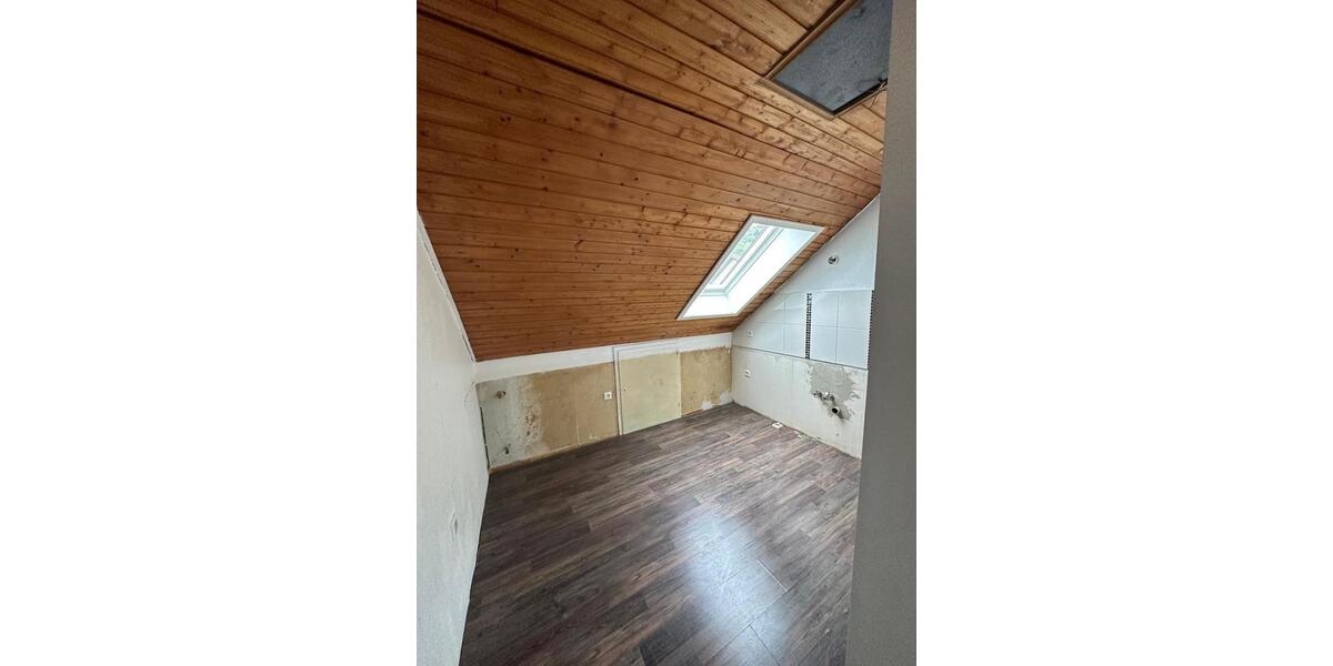 Dachgeschoßwohnung Aalen Attenhofen - 4 Zimmer, 80 m&sup2;, 840&euro; | Angebot:26049594