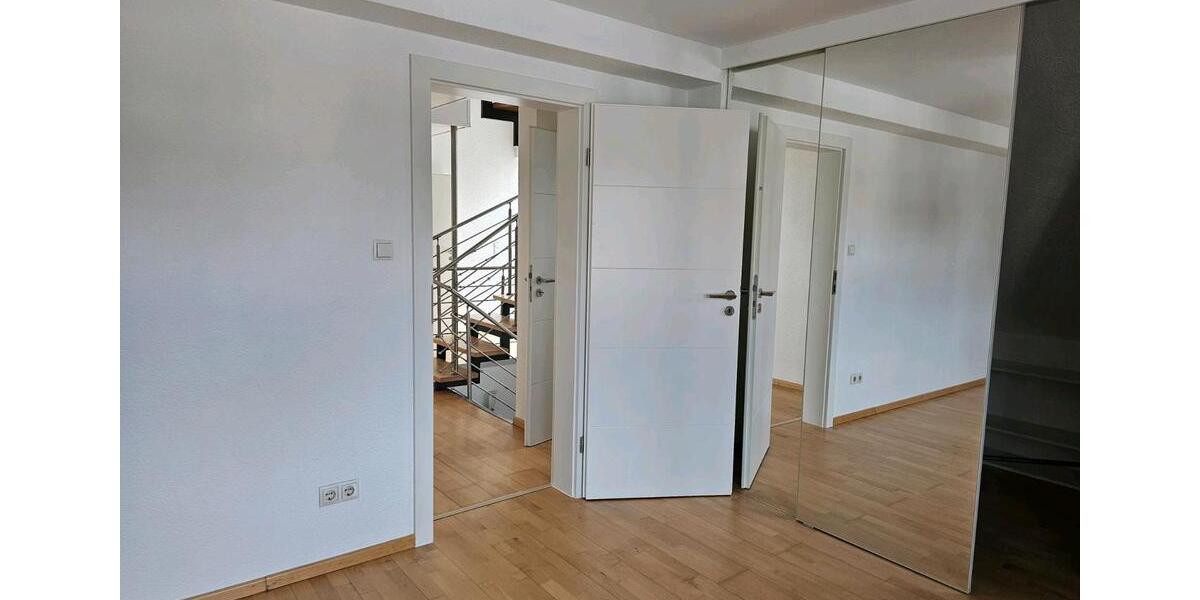 Einfamilienhaus Lahr (Schwarzwald) - 5 Zimmer, 180 m&sup2;, 2.150&euro; | Angebot:26587659