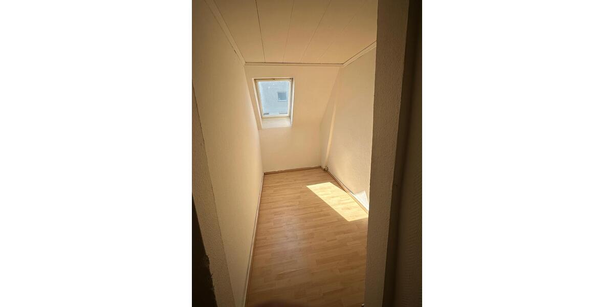 Dachgeschoßwohnung Lübbecke - 3.5 Zimmer, 89 m&sup2;, 650&euro; | Angebot:26409885