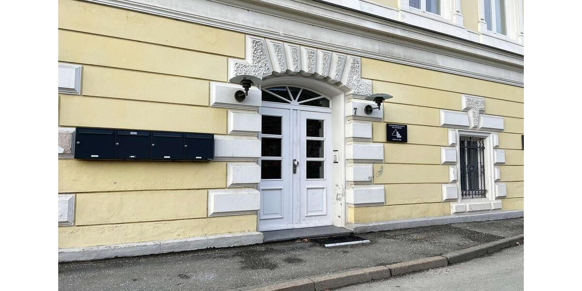 Dachgeschoßwohnung Oelsnitz (Vogtland) - 3 Zimmer, 130 m&sup2;, 750&euro; | Angebot:25181811