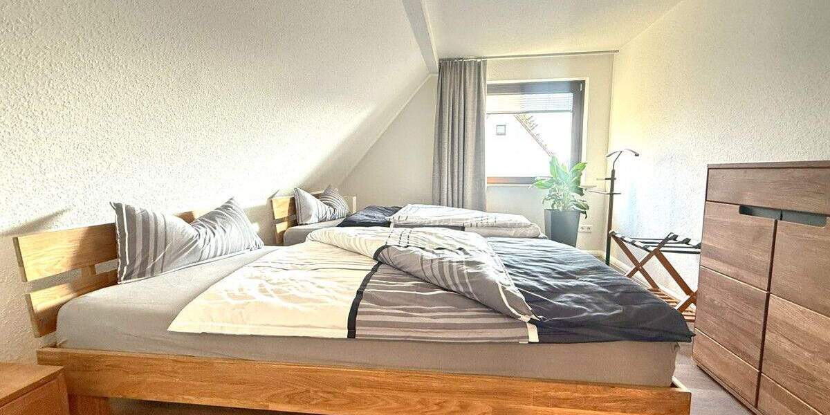 Erstbezug nach Ausbau: Stilvolle, möblierte Doppelhaushälfte mit Kamin, Garten & Carport in Chemnitz 4 zimmer