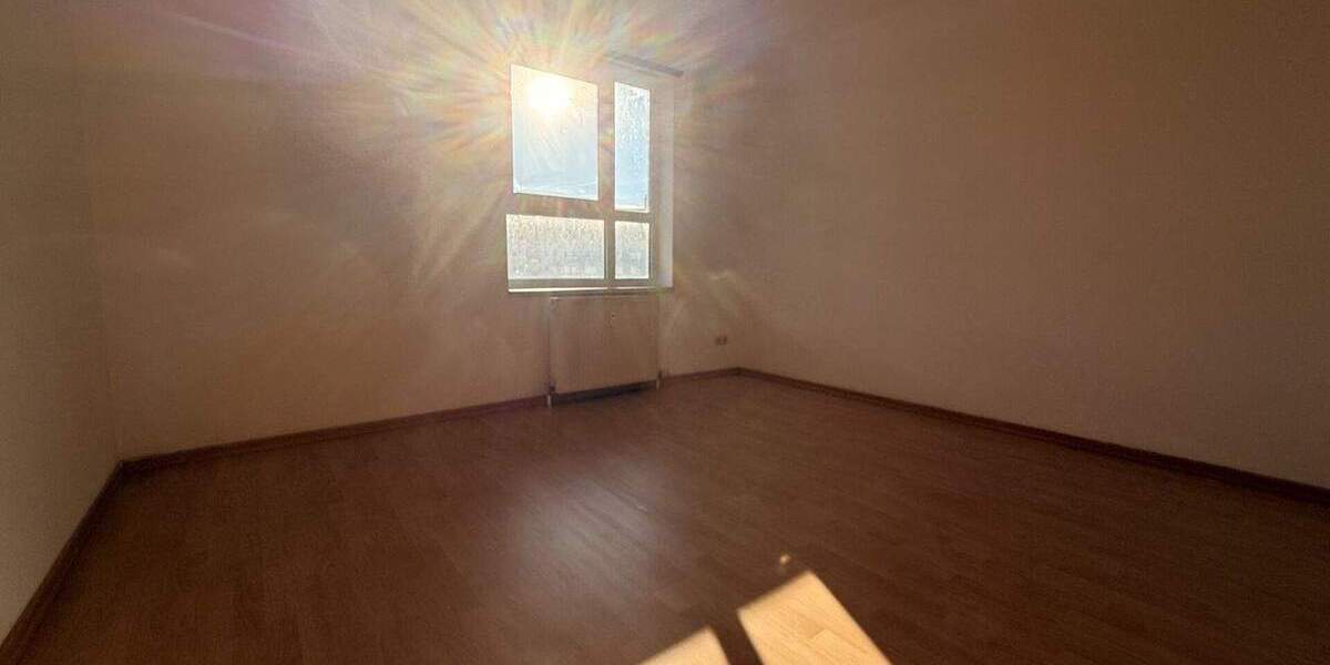 Etagenwohnung Crimmitschau - 2 Zimmer, 51 m&sup2;, 320&euro; | Angebot:25680254