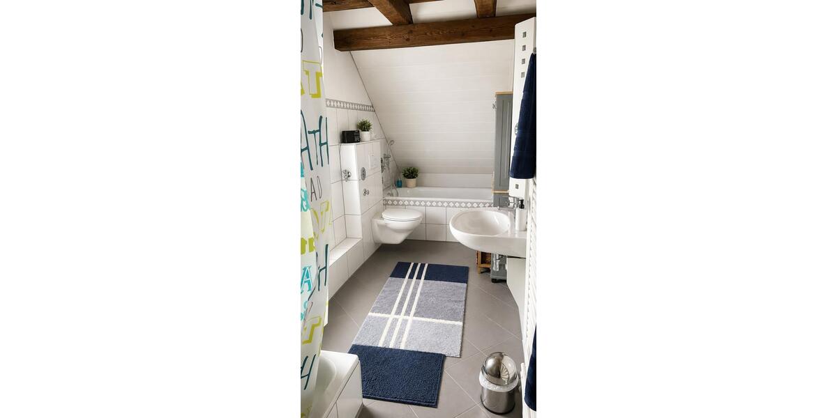 Dachgeschoßwohnung Nürtingen - 2.5 Zimmer, 64 m&sup2;, 740&euro; | Angebot:26568011
