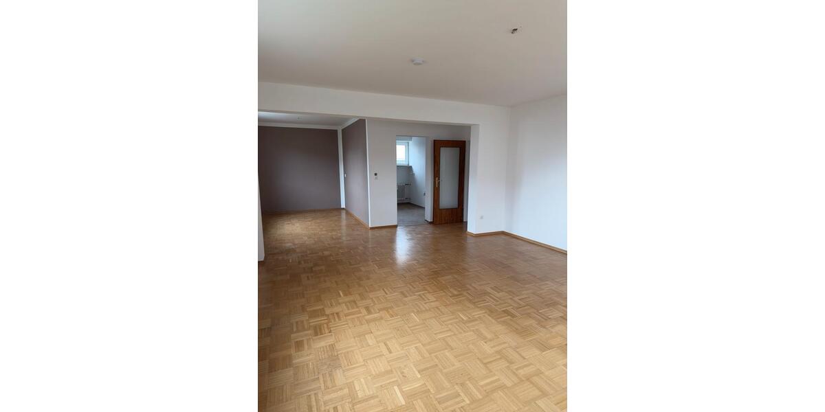 Erdgeschoßwohnung Wemding - 4 Zimmer, 105 m&sup2;, 1.070&euro; | Angebot:25782825