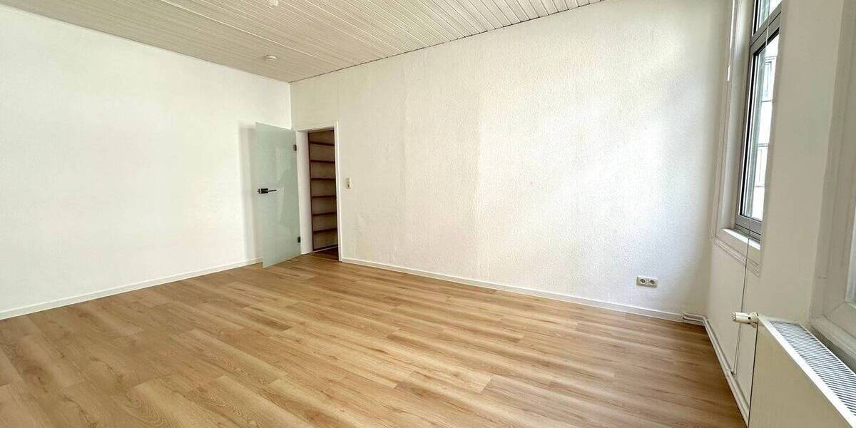 Etagenwohnung Wiesbaden Mitte - 2 Zimmer, 69 m&sup2;, 759&euro; | Angebot:26797013