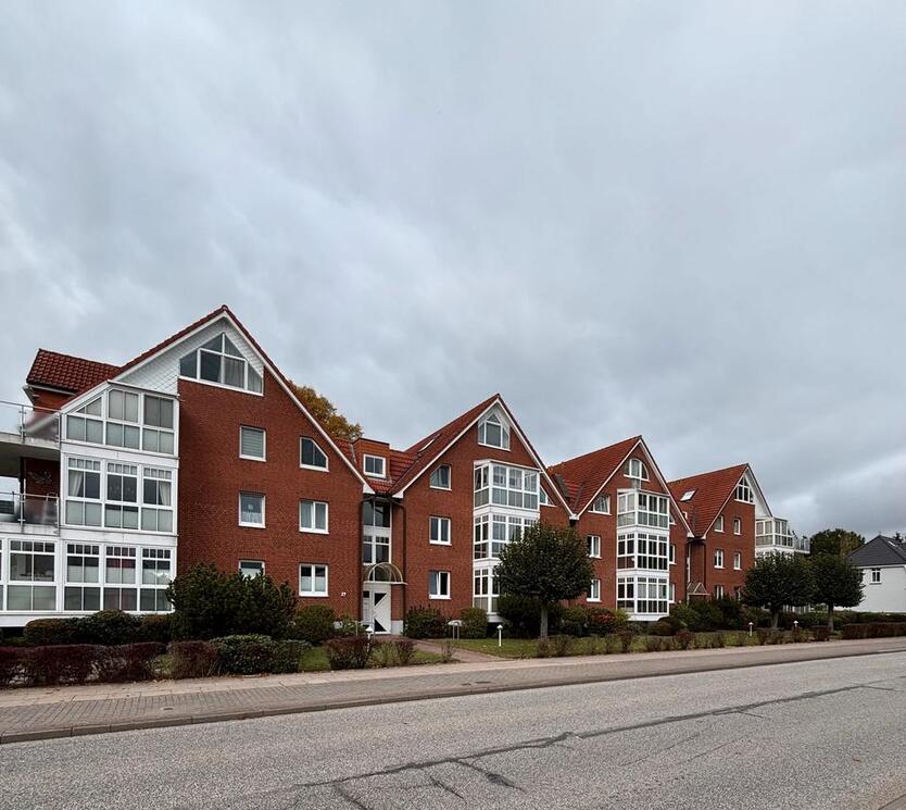 Zwei Zimmer Wohnung am Riesebusch mit Wintergarten . zimmer