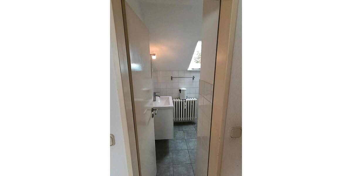 Dachgeschoßwohnung Schweinfurt Gartenstadt - 1 Zimmer, 27 m&sup2;, 340&euro; | Angebot:26021052