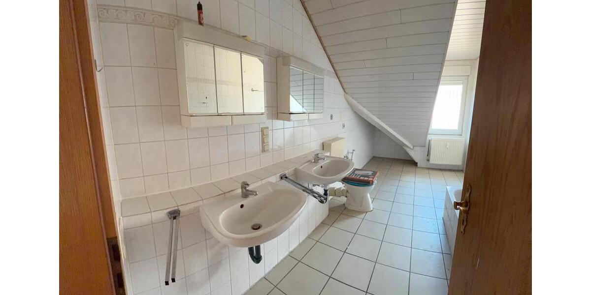 Dachgeschoßwohnung Wallertheim - 3 Zimmer, 84 m&sup2;, 1.050&euro; | Angebot:26234503