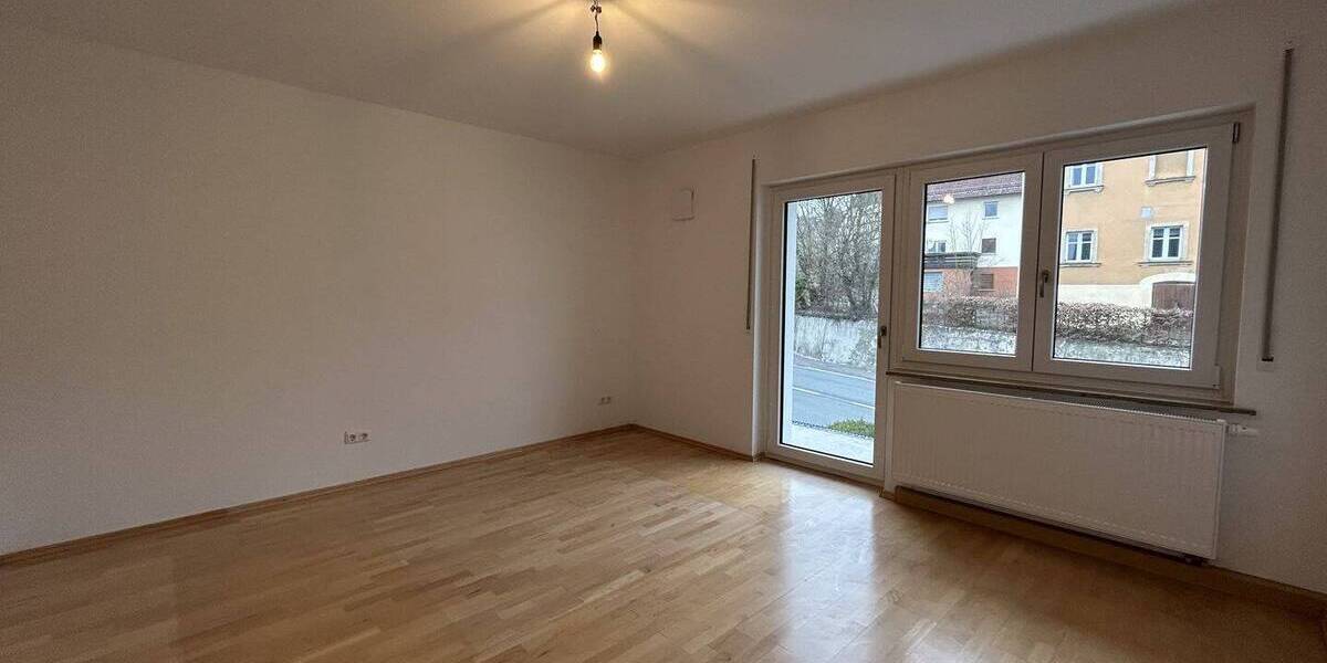 Etagenwohnung Forchheim Reuth - 3 Zimmer, 90 m&sup2;, 1.100&euro; | Angebot:26766638