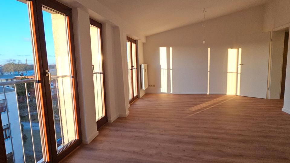 Dachgeschoßwohnung Schwerin Altstadt - 2 Zimmer, 70 m&sup2;, 490&euro; | Angebot:26698374