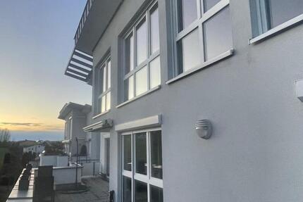 Riesiges, sehr helles PENTHOUSE mit 7,5 Zimmern über zwei Etagen 7.5 zimmer