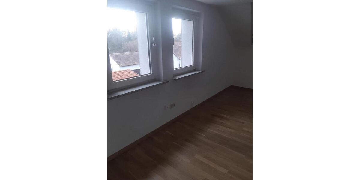 Dachgeschoßwohnung Langquaid - 2 Zimmer, 53 m&sup2;, 530&euro; | Angebot:26283927