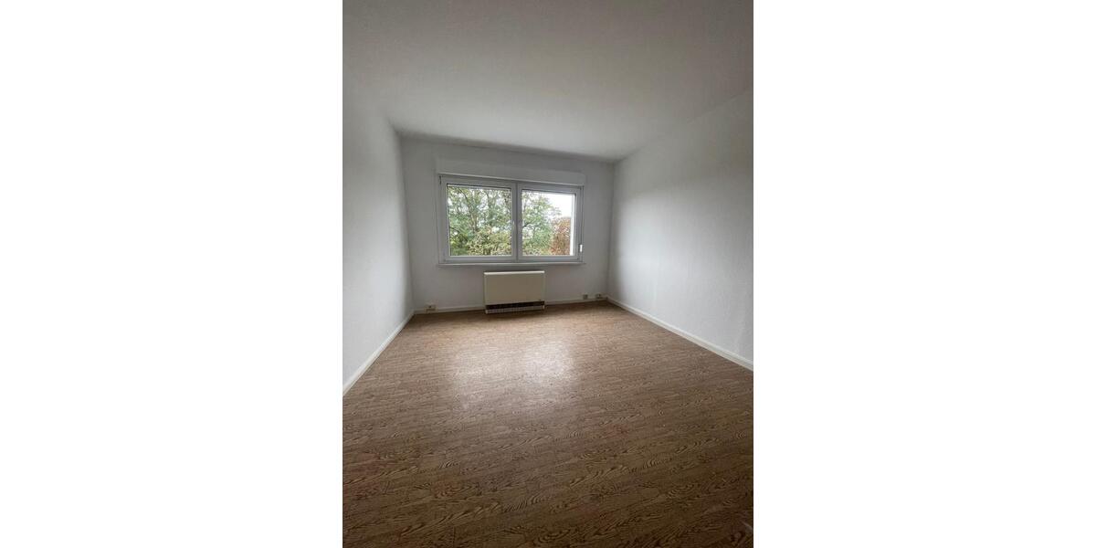 Etagenwohnung Schönebeck (Elbe) Pretzien - 3 Zimmer, 66 m&sup2;, 379&euro; | Angebot:23024256