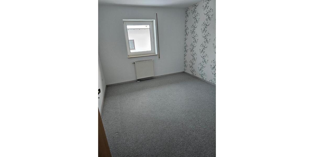 Etagenwohnung Kassel - 4 Zimmer, 120 m&sup2;, 1.000&euro; | Angebot:24482250