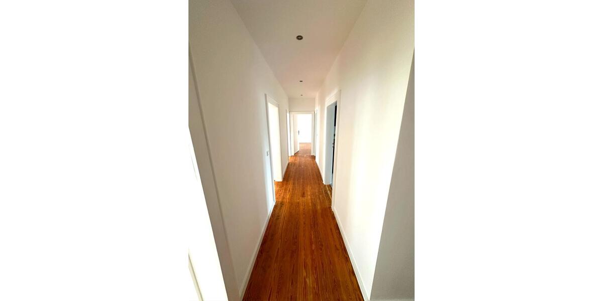 Etagenwohnung Homburg - 4 Zimmer, 130 m&sup2;, 1.250&euro; | Angebot:26367521