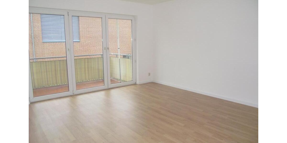 Helle Dachgeschosswohnung mit Balkon und Stellplatz! 2 zimmer