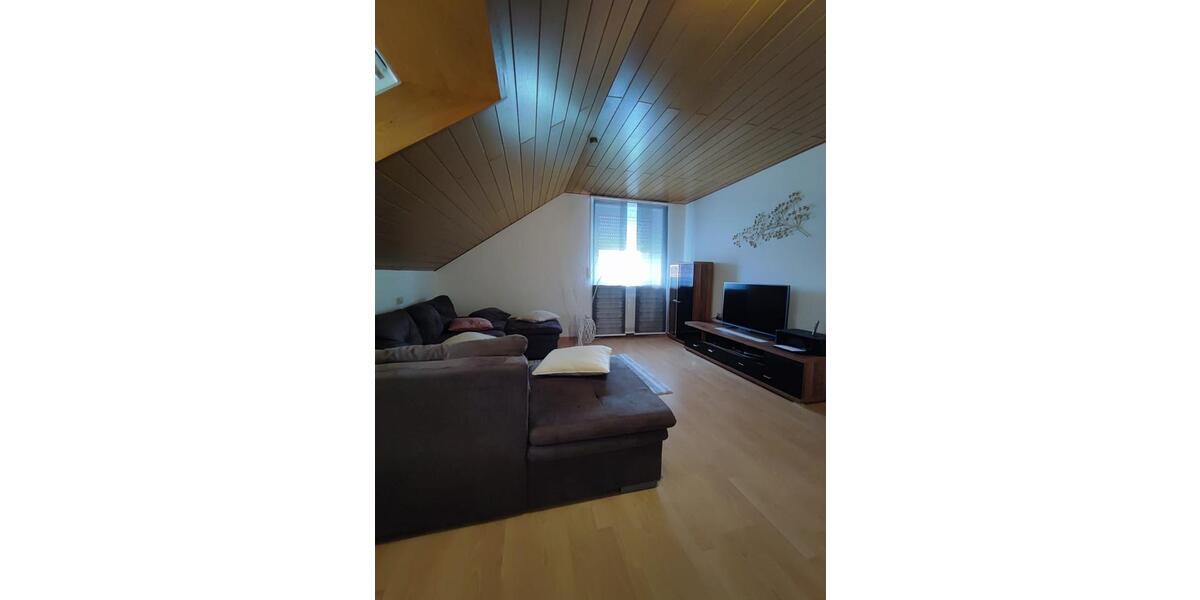 Dachgeschoßwohnung Deiningen - 3.5 Zimmer, 75 m&sup2;, 560&euro; | Angebot:26126815