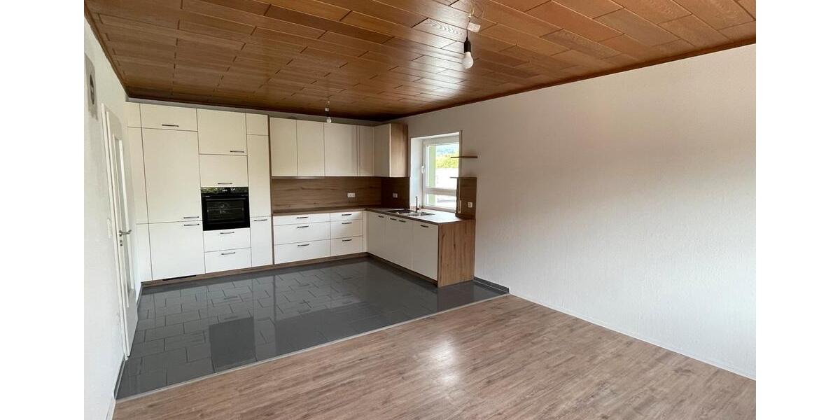 Maisonettenwohnung Berg bei Neumarkt in der Oberpfalz - 5.5 Zimmer, 156 m&sup2;, 1.400&euro; | Angebot:26702049
