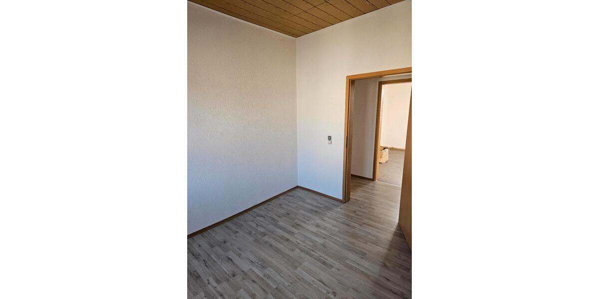 Etagenwohnung Nordenham - 4 Zimmer, 65 m&sup2;, 700&euro; | Angebot:25963603