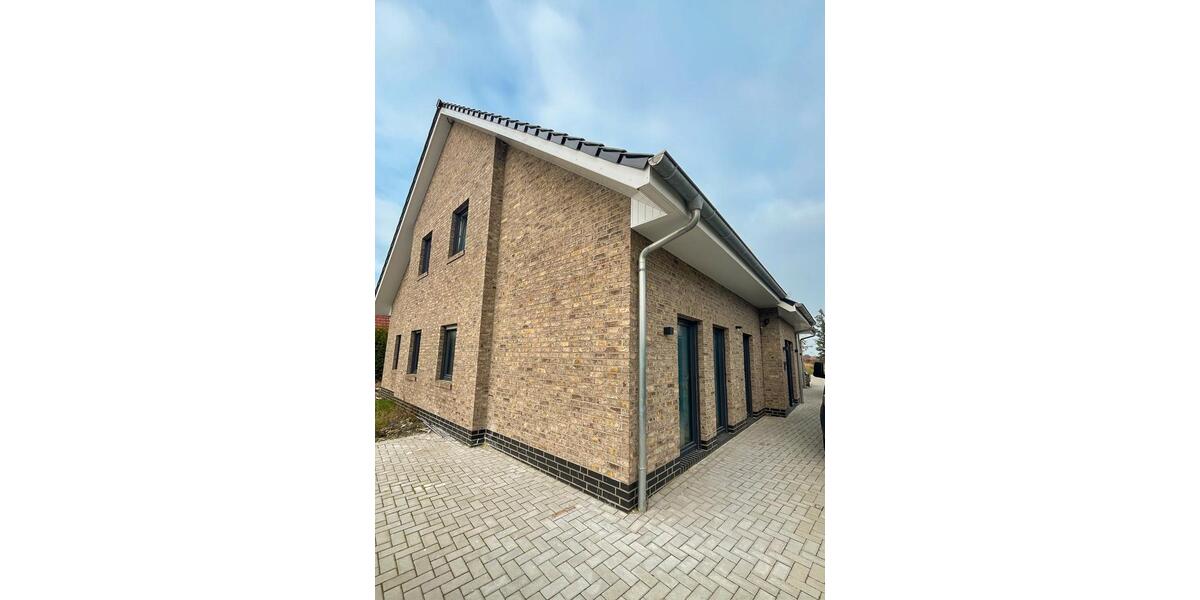 Etagenwohnung Esens - 3 Zimmer, 90 m&sup2;, 1.250&euro; | Angebot:26101553