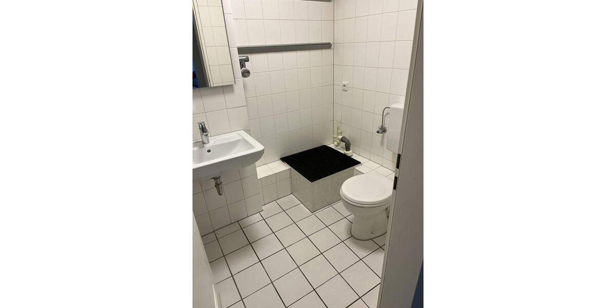 Modern & bezugsfertig: 2-Zimmer-EG-Wohnung mit kl. Terrasse, EBK & Stellplatz - ideal für Singles 2 zimmer