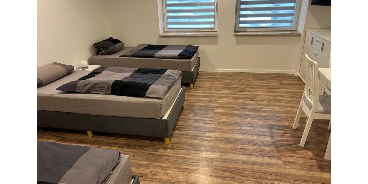 Wohnen auf Zeit Unterwellenborn - 3 Zimmer, 96 m&sup2;, 25&euro; | Angebot:21353198