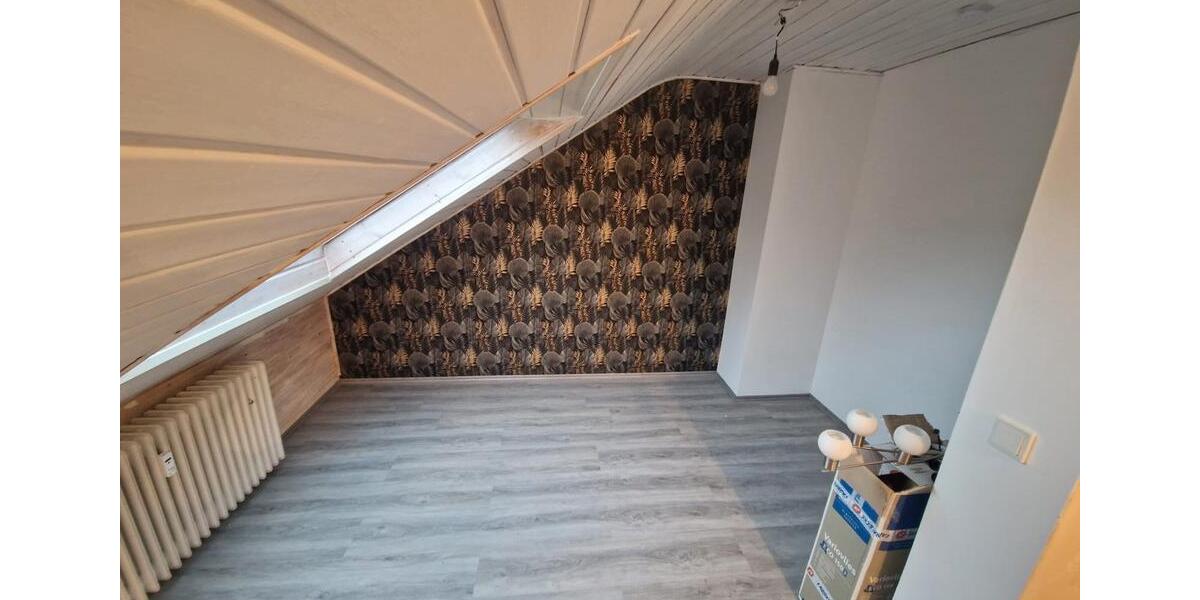 Dachgeschoßwohnung Dillingen (Saar) - 3 Zimmer, 89 m&sup2;, 700&euro; | Angebot:26227429