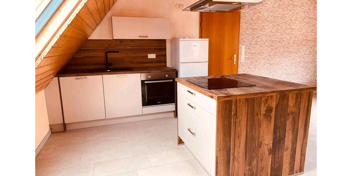Dachgeschoßwohnung Eutingen im Gäu - 3 Zimmer, 60 m&sup2;, 700&euro; | Angebot:25995002
