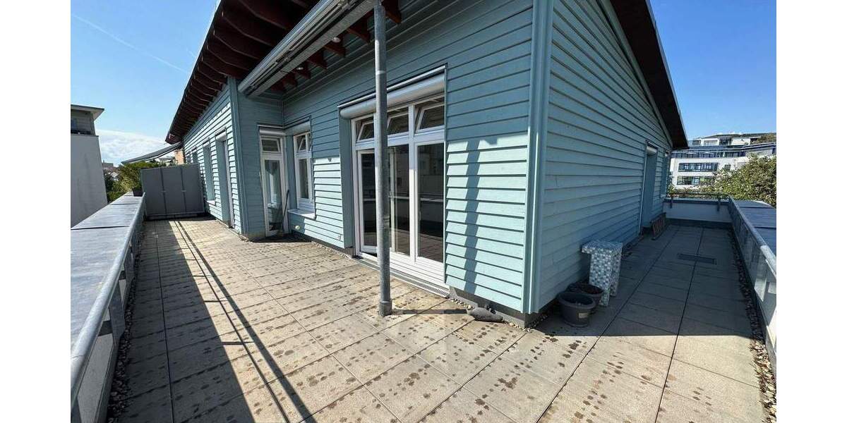 Renovierte, exkl. 3,5-Zimmer-Penthousewohnung mit sonniger großer Dachterrasse in bevorzugter Lage 3 zimmer