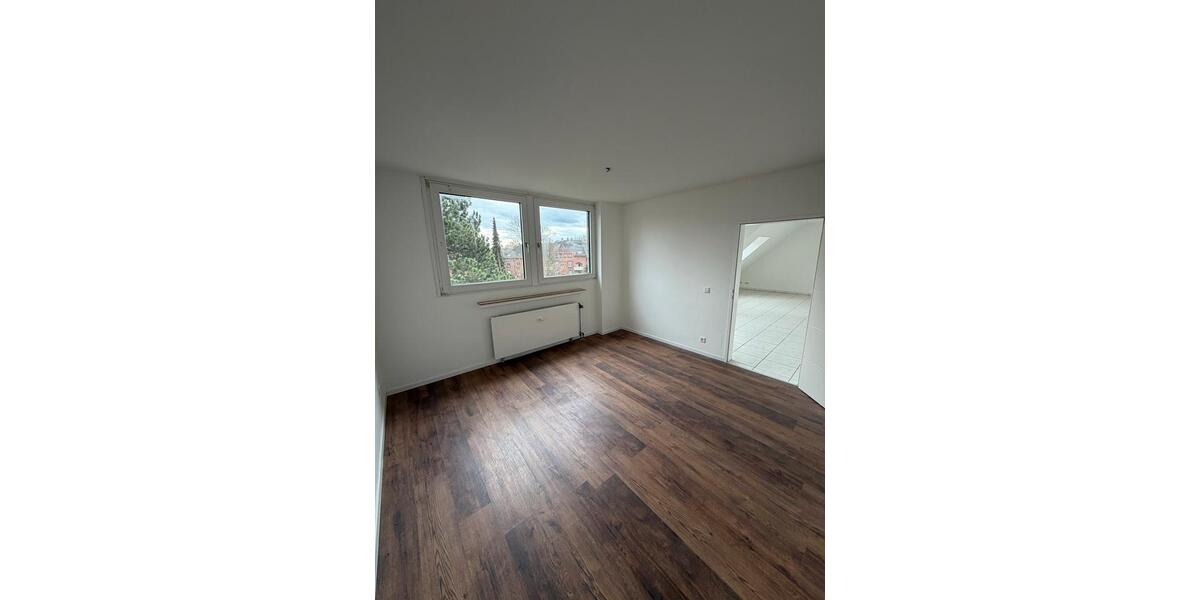 Dachgeschoßwohnung Duisburg Hamborn - 2.5 Zimmer, 54 m&sup2;, 450&euro; | Angebot:26020339