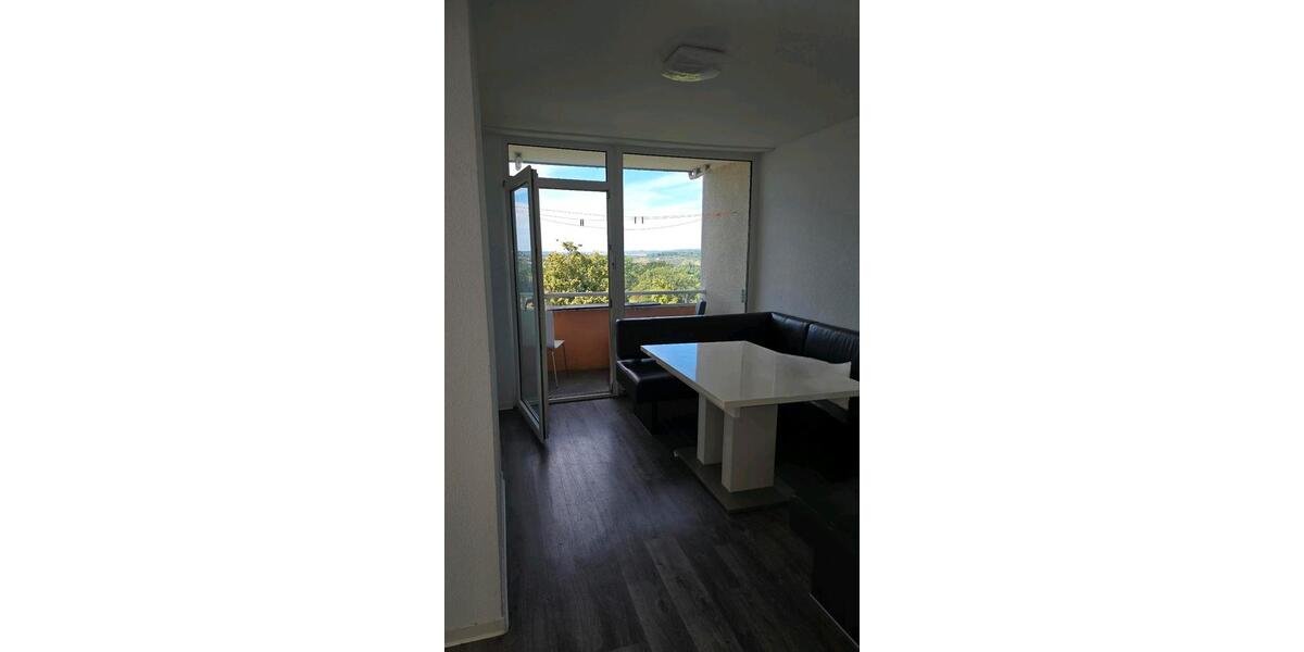 2 Zimmer in einer 3er WG ab sofort zu vermieten 4 zimmer