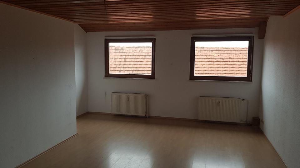 Dachgeschoßwohnung Hünfeld - 4 Zimmer, 105 m&sup2;, 660&euro; | Angebot:24974498