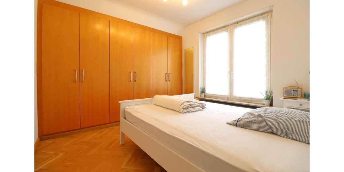 Einfamilienhaus Schwabach - 5 Zimmer, 220 m&sup2;, 2.700&euro; | Angebot:26232015