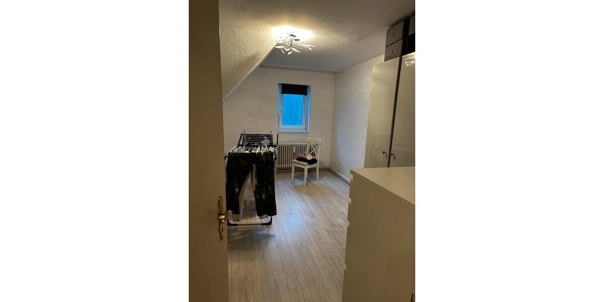 Etagenwohnung Lübeck Sankt Lorenz Nord - 3 Zimmer, 101 m&sup2;, 1.300&euro; | Angebot:24869762