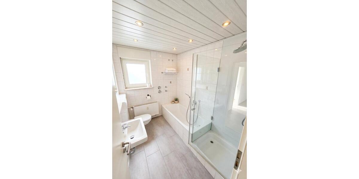 Etagenwohnung Taunusstein - 4 Zimmer, 130 m&sup2;, 1.300&euro; | Angebot:26121907