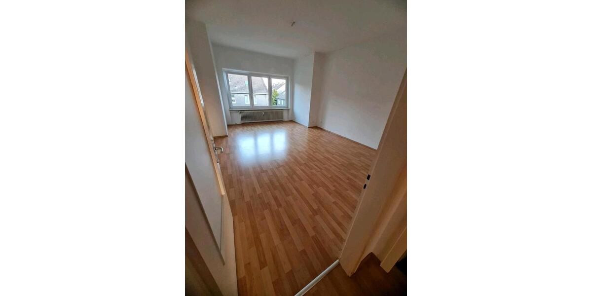Etagenwohnung Remscheid - 3 Zimmer, 97 m&sup2;, 800&euro; | Angebot:26126091