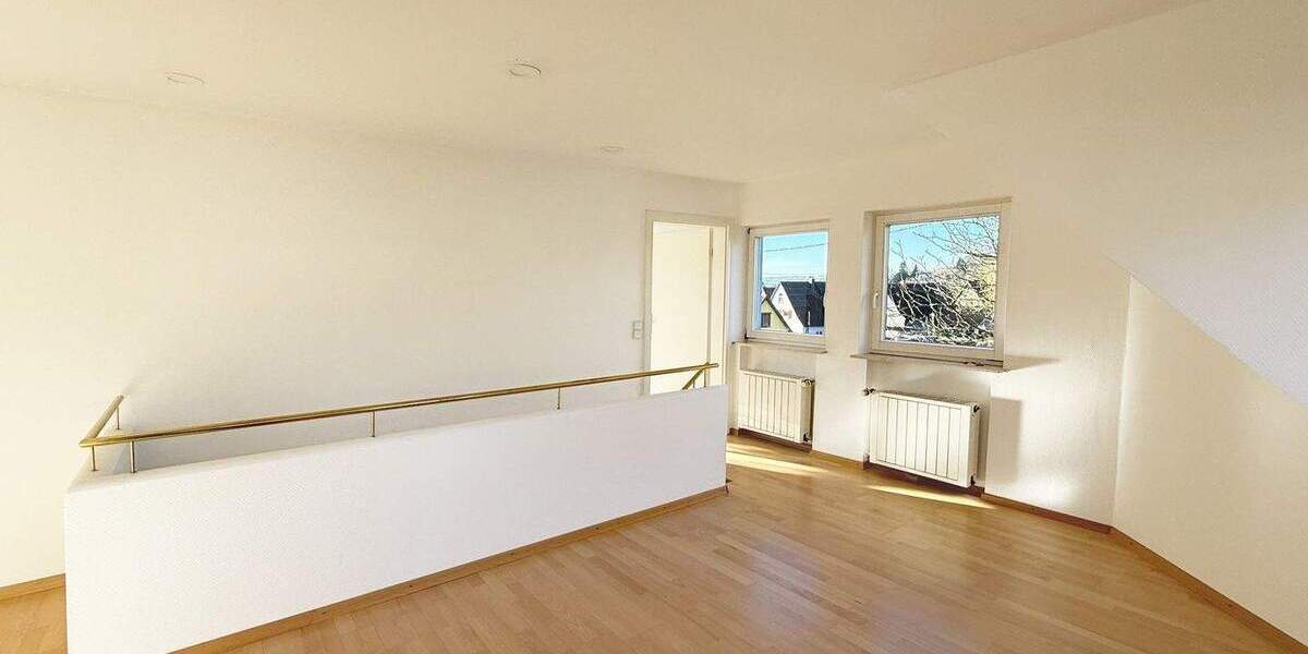 Mehrfamilienhaus, Wohnhaus Nürtingen - 5 Zimmer, 175 m&sup2;, 2.700&euro; | Angebot:24557708