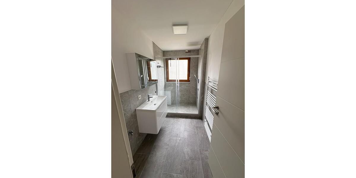 Etagenwohnung Pfullingen - 4 Zimmer, 87 m&sup2;, 1.300&euro; | Angebot:24677397