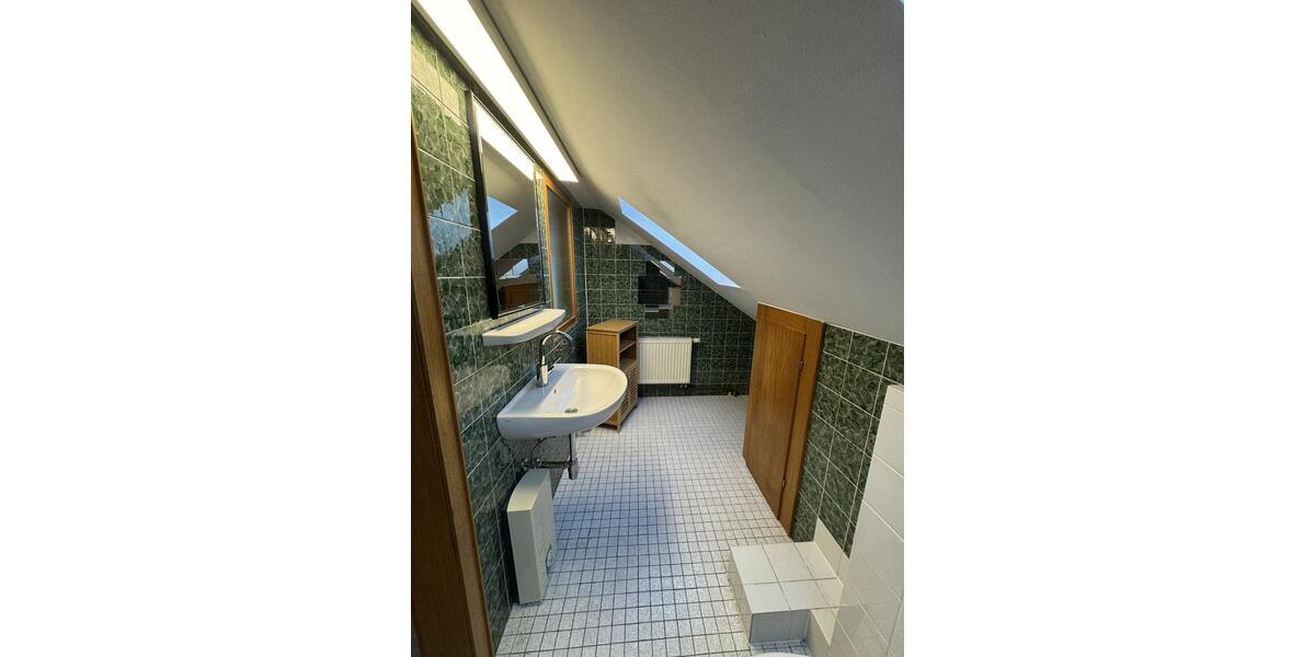 Dachgeschoßwohnung Euskirchen - 2 Zimmer, 38 m&sup2;, 400&euro; | Angebot:25514454