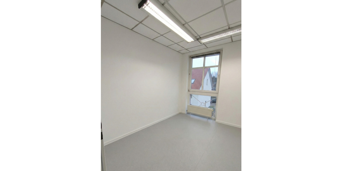 Etagenwohnung Neustrelitz - 5 Zimmer, 105 m&sup2;, 1.000&euro; | Angebot:24837711