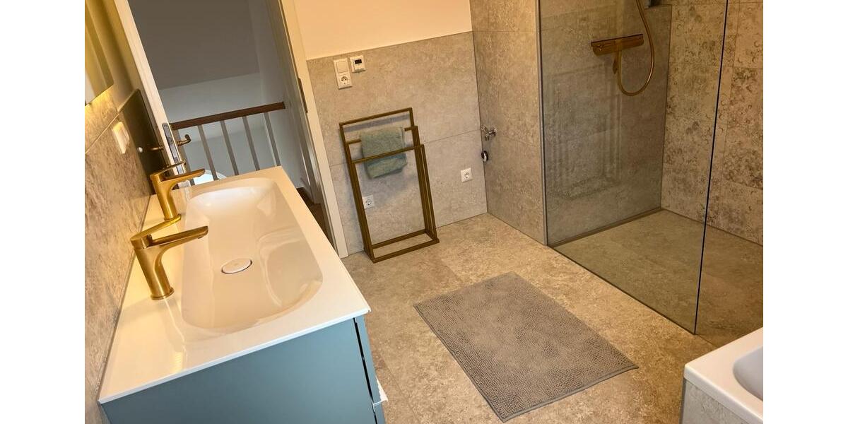 Etagenwohnung Braunschweig Lehndorf-Watenbüttel - 4 Zimmer, 150 m&sup2;, 2.400&euro; | Angebot:25948877
