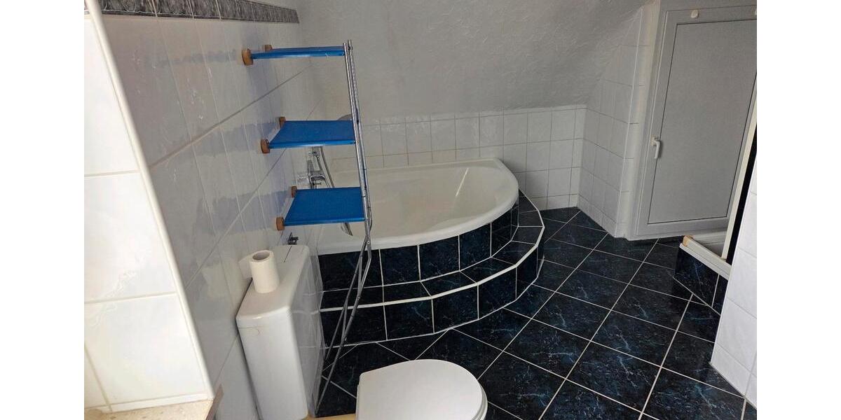 Dachgeschoßwohnung Aurach - 3 Zimmer, 100 m&sup2;, 1.150&euro; | Angebot:25932549