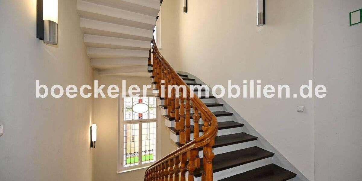 Gewerbeobjekt Weißenfels Markwerben - 8 Zimmer, 325 m&sup2;, 1.950&euro; | Angebot:26230404