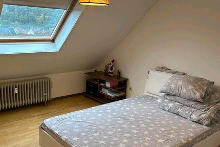 Gemütliche 3 Zimmer Küche Bad Dachgeschosswohnung in Allendorf 2 zimmer