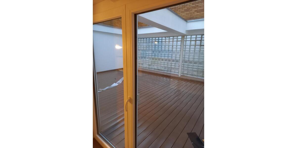 Ruhige, frisch renovierte Wohnung 3ZKBB große Terrasse 1 zimmer